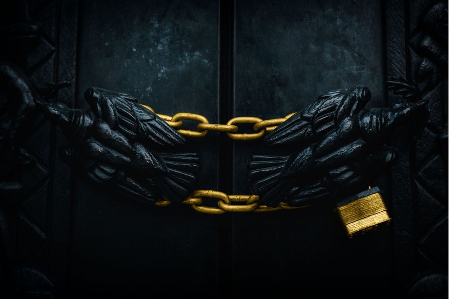 <h3 class="wp-block-heading">They say; eventually, all things change. This has not necessarily been the case for the better part of the past 50 years. At least not when buying and selling a home. For the most part, this process has prominently included a real estate agent or broker. However, in more recent times, "evolution" appears to be "changing the game" in real estate. Why you may ask, would this seemingly constant piece of the home buying and selling process suddenly not needed? Well, to explain why we can point to several factors. For one, there is always room for more convenience and a more customer-friendly experience. Also, there is more information available to the consumer. Plus, accessibility to important facts and figures is more readily at one's fingertips like never before.</h3>
<p class="has-drop-cap">Is there a need for an agent or broker in the technology-rich real estate market currently accessible to the public? What role, if any, does an agent play in this evolution? Can the seemingly transparent and stress-free real estate world of companies such as Open Door, Knock, Orchard continue to assume the "agent" role? We will analyze each of these questions and break down certain "myths" that exist that may or may not be factual. Likewise, we will look at how all of these innovations pertain to the future of the buying and selling process. </p>
<h2 class="wp-block-heading"><strong>A Digital Presence Beginning to Emerge</strong></h2>
<p>To start with the aforementioned "myths," it is imperative to look at a little bit of history. Contrary to popular belief, the emergence of a digital presence to replace an agent's role did not emerge in this past year. This presence can be traced back about 35 years. The first true step in the innovation of real estate and its gaining more of a digital presence was in 1996. Innocently enough, this grew out of a minor change. The initial goal was for the betterment of the overall buying and selling process, with maximum convenience in mind. This first digital "baby step" saw MLS and newspaper home listings become much more accessible online for the first time. </p>
<p>It was at this time that the National Association of Realtors (NAR) licensed the website Realtor.com to a company called Homestore. They launched a public website showing property listings on a large, national scale for the first time. Realtor.com would become the exclusive online listing source for several huge, national media outlets at the time. Noticing that this could lessen the role of the realtor, NAR backtracked a bit and put restrictions on Homestore. Seeing the situation could turn into a costly problem; the NAR chose their convenience over that of the buyer and sellers. They began disallowing Homestore from including pertinent information for the consumers. This included recent and past home sales to accurately determine the prices of their inventory.</p>
<p>Even with the NAR putting restrictions on Realtor.com, they began realizing that the writing was on the wall. It would only be a matter of time. The NAR's withholding of information aside, they realized the internet and digital direction the industry was heading was inevitable. The emerging digital platform was expected by most in the industry to help lessen costs and erase excessive fees in the home buying process. However, just the opposite was happening with Realtor.com. By 2005, tech experts and real estate professionals would begin to look into other digital possibilities.</p>
<h2 class="wp-block-heading"><strong>Trying to Fix the Fix</strong></h2>
<p>What had first appeared a breakthrough to add convenience and lessen costs would prove to come back to haunt the NAR and Realtor.com. Their initial "haunting" would come in October 2005 with the introduction of the first independent home search engine, Trulia, this was the equivalent of Google for real estate. Trulia went directly to the source for listings to avoid the restrictions NAR had put on Realtor.com before them. Thus, now all pertinent information needed for potential home buyers was easily accessible. </p>
<p>Trulia went further than Realtor.com was ever even expected to. They didn't just show homes for sale or that had sold. Crucial statistics and demographics were now available through Trulia. Stats showing important areas such as crime, schools, and commute times were now at the buyer and seller's behest. Maps and local area amenities and trends for surrounding areas and even exact neighborhoods were at the searchers' fingertips. Early that next year (2006), another website emerged that would eventually prove a powerful independent home search engine. This was Zillow. They would introduce the Zestimate. This gave consumers instant access to home price estimates. For the first time, there was no need to communicate with an agent in any way.</p>
<blockquote class="wp-block-quote is-style-default is-layout-flow wp-block-quote-is-layout-flow"><p>Trulia, this was the equivalent of Google for real estate. Trulia went directly to the source for listings to avoid the restrictions NAR had put on Realtor.com before them. Thus, now all pertinent information needed for potential home buyers was easily accessible. </p></blockquote>
<p>Trulia and Zillow's emergence saw both independent home search engines overtake Realtor.com. The number of visitors to each website grew by staggering leaps and bounds. Both companies would go public, Zillow first in 2010 and then Trulia the following suit in 2012. The two companies eventually merged in 2014. Consequently, according to 2019 statistics, a combined 216 million potential homebuyers visited the two monthly. This is compared to 76 million visits a month received at Realtor.com. </p>
<p>Unfortunately, this promising early rise of the websites did little or nothing to absolve home sellers of any expenses. Case in point, in 2005, the standard six percent commission received by agents totaled $60 billion annually. Scratching their collective heads, many in the real estate field felt maybe some things would never change. This thought is supported as recently as 2018. The same 6 percent commission accounted for over $80 billion in agents' and brokers' pockets in that year.</p>
<p>So, yes, they saw and attracted considerable numbers in the visitor column. But truth be told, home search engines like Trulia and Zillow did little to help buyers or sellers. Other than allowing them to find and utilize listings on the two sites, they did not help at all. As a matter of fact, sellers were now in worse shape than ever. These sites, such as Trulia and Zillow, gave buyers easy access to more information than ever before. In comparison, the sellers gained no advantages whatsoever. </p>
<h2 class="wp-block-heading"><strong>Overcoming Irony</strong></h2>
<p>Want to talk irony? In a twist entirely adverse for serving the initial purpose they'd hoped, Zillow and Trulia became dependent on the exact demographic they tried helping others become less reliant on. The real estate agents. How could this happen? Well, plain and simple, the websites need money to operate. Thus, smart agents would collectively pay these sites billions every year to advertise near their home listings. So, the initial goal here was to help the buyers and sellers. To knock down at least some costs they endure from agents in this process. Unfortunately, once dependent on income from the agents' ads, Trulia and Zillow would be assisting the realtors and not the consumers as originally planned.</p>
<p>Unlike previous efforts, the innovations in the past decade or less are not just those of tech companies. Many of these independent search engines and sites have "smartened" to the realtor process. Thus, many became licensed brokers. What exactly does that mean? Well, for one, they can perform all or at least most parts of the selling and buying process. This includes the financial end with no agent and no agent commission fee. But wait, wasn't that to be the case back in 2005-06, too? What is different between these new sites and companies and what we saw when Zillow and Trulia first appeared?</p>
<h2 class="wp-block-heading"><strong>Welcome to the Future </strong></h2>
<p>Remember we said, "eventually, all things change?" Well, moving on to the present and looking ahead to the future, and despite failed initial tries of Trulia and Zillow, there are two factors that no industry is impervious to. Technology and Science. Both of these are always evolving, and many times are a driving force in "re-inventing" the way things are done. While no final verdict is in of yet, this combination has undoubtedly played a large in the past decade's evolution in residential real estate. Consequently, advances in technology and science have allowed companies like Orchard, Open Door, and Knock to "change the game." Oh yeah, and the billions of dollars these companies have at their disposal doesn't hurt their survival chances either.</p>
<p>Technology. Science. Billions of dollars. Have to say, it appears that's a pretty trio to have working in your favor when setting out to "change the game." But how do these new companies work? What is going to make things different this time around? The first and maybe most important difference we mentioned above. These search engines have become "licensed brokers." So, when a buyer or seller approaches Orchard, Open Door, or Knock, they are now experiencing the real estate version of "one-stop shopping." The steps and information that previously could only be accessed through an agent but now is easily retrieved through these companies, is staggering. Given they are now licensed, Orchard, Open Door, and Knock all eliminate the stress and costs of the whole "readying" or "staging" your home for the purchase process. </p>
<p>How are they able to do these things? Well, to start, they are actually inspecting the homes. Thus, they can accurately price each down to the smallest of specifics. Things requiring agent assistance before such as, upgrades, renovations, and premium features and factoring each into a sales price, no longer calls for the realtor assistance. Even more unfathomable years ago, but a very real part of the independent search engine real estate "evolution" is the funds they offer throughout the buying and selling process.</p>
<h2 class="wp-block-heading"><strong>No More Surprises and No More Stress Could Eventually Equal No More Agents</strong></h2>
<p>These companies are, for the first time allowing the online buyer to make instant, strong offers on a home they like regardless of the status of their old house. Things such as "finding a buyer" or having a contingent sale were once major setbacks in comfortably placing an offer. With Orchard, Open Door, and Knock offering up to $25,000 to get a buyers' old home "fixed up" ready for listing, putting forth your best offer is made a whole lot easier. As if $25K is not enough, these companies also pre-approve those eligible for a new home loan, including the down payment. So there is nothing at all holding these searchers back from sealing the deal once they find the home of their dreams.</p>
<p>The two most important factors to any real estate transaction and building a customer relationship are transparency and trust. These independent websites considered this, as they give a buyer or seller insight into every aspect of their transaction as never before. They help the client to 100 percent access and transparency in every step of the process from contract to closing. They even make you privy to their inspection process and show how they arrive at the value of your old home. Speaking of that "old house," in the case that you have already closed on the new purchase, the worry of double mortgages has also been eliminated. Wondering how? Well, simply put, Orchard, Open Door, or Knock will buy the house from you and list it for sale. They literally have all bases covered and advise and inform you the entire way during the process. </p>
<p>In fairness to the real estate agents and brokers, we don't want to imply that they are not good at their job or not hard-working, honest people. Over the years, we've had the pleasure of working with some wonderful men and women within that field. We wish these folks nothing but the best. But speaking from a financial standpoint and for overall convenience in what can certainly be a stressful process, it is hard to imagine agents miraculously discovering a way to compete against these newer, industry revolutionizing methods that the digital brands can provide. History has certainly shown the agent or broker to be resilient and find ways of surviving with their lofty six percent commission cut intact, time and time again. However, if they can not find some methods to "keep up with the Jetsons" and figure it out soon, regardless of resiliency and survival in the past, our friend the realtor may be forced to go the way of the dinosaurs and become extinct as they watch these online brands "change the game" of residential real estate for good.</p>